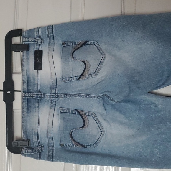 Distressed jeans - Picture 4 of 4